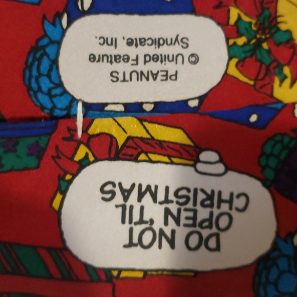 Peanuts | Men's 100% Silk Tie "Do Not Open Until Christmas" - Picture 8 of 8